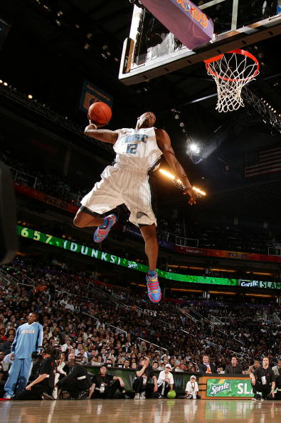NBA海尔篮球训练营在青岛大学举行闭幕式